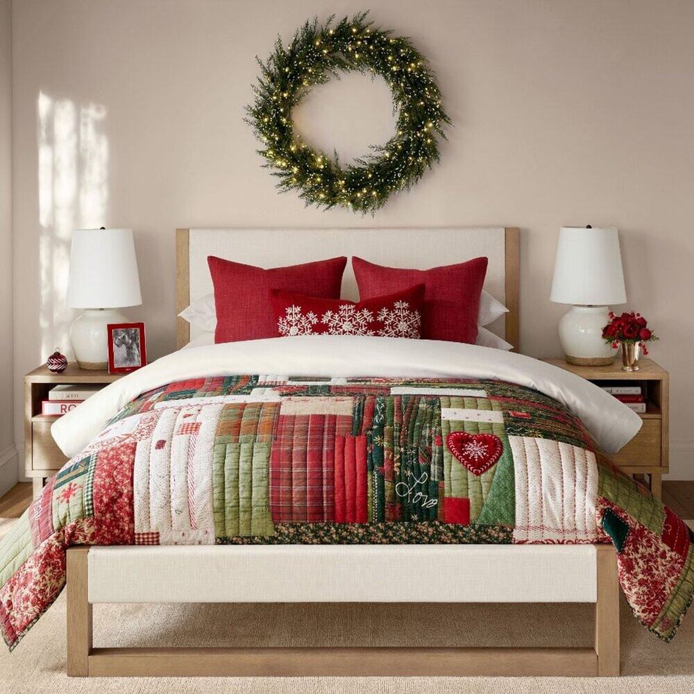 Pottery Barn Holiday Love Reversible Quilt King / California Patchwork Heart NWT